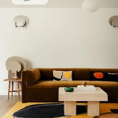 Edgar Marais - Temple Aparthotel 2*