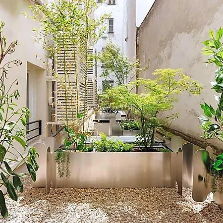 Edgar Marais - Temple Apartmanhotel