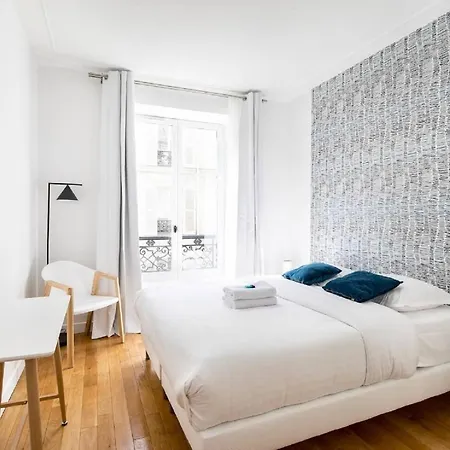 Edgar Marais - Temple Apart-hotel